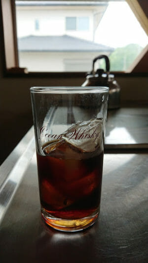 ハリオの水出しコーヒーポットで抽出したコーヒーを氷を入れて飲んでみました。