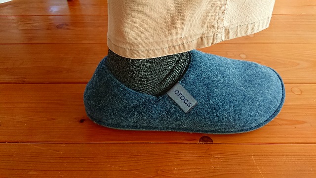 クロックス ルームスリッパ(classic convertiible sliipper)